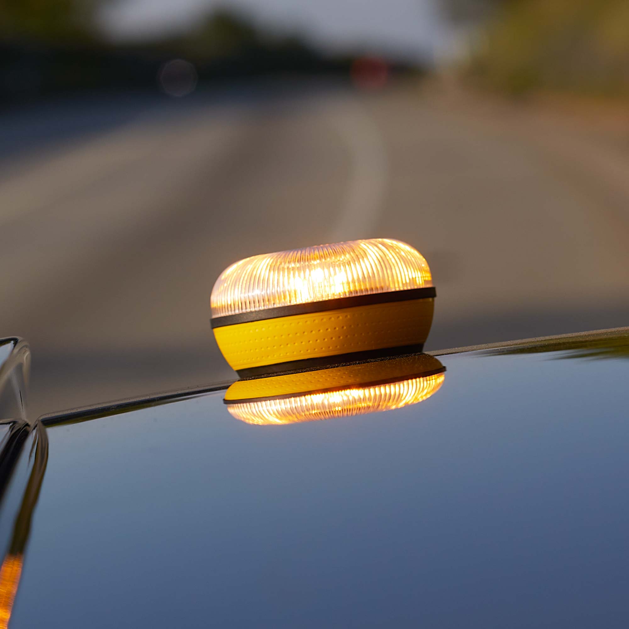 Baliza RACC V16 IoT Conectada con Funda y Servicio Asistencia