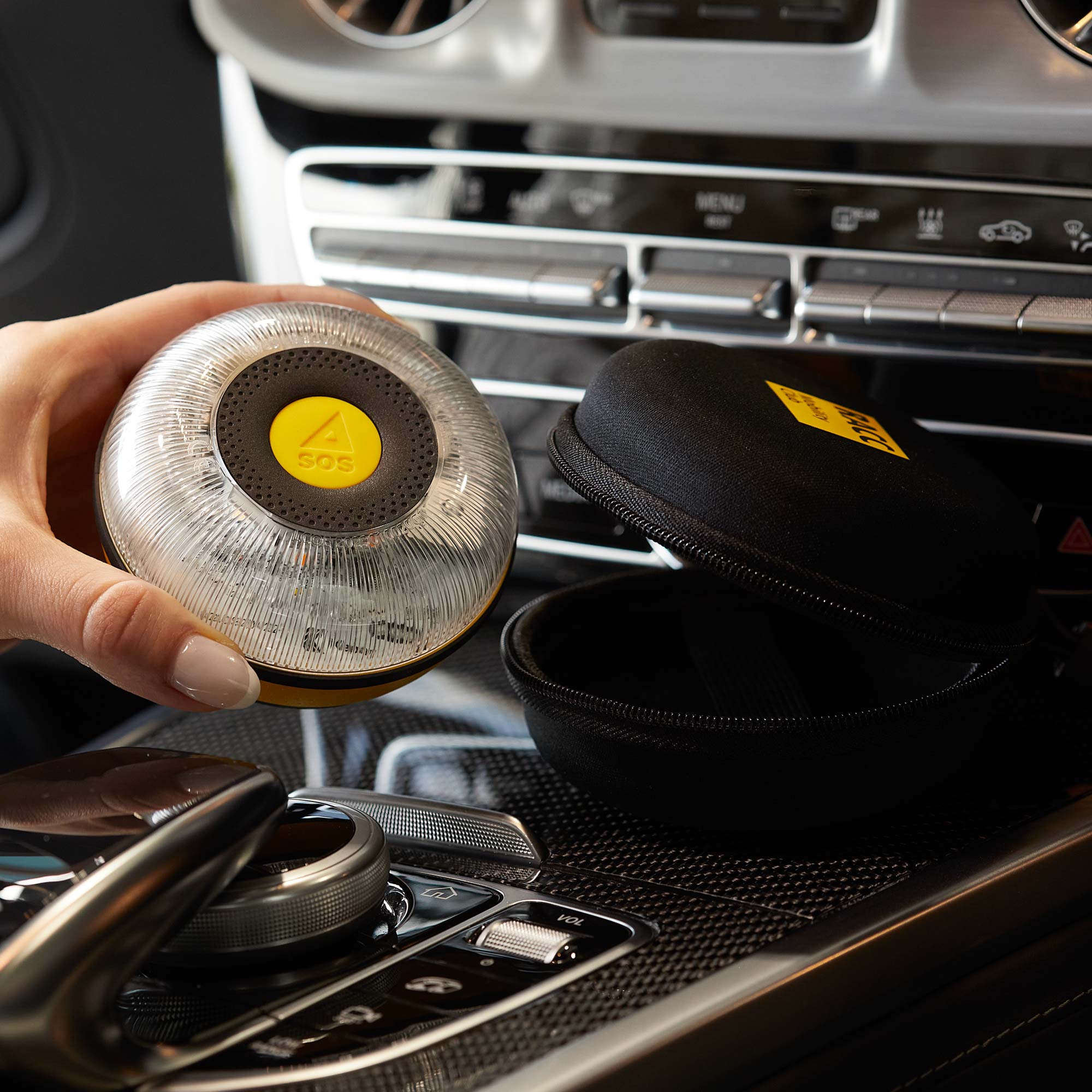 Baliza RACC V16 IoT Conectada con Funda y Servicio Asistencia