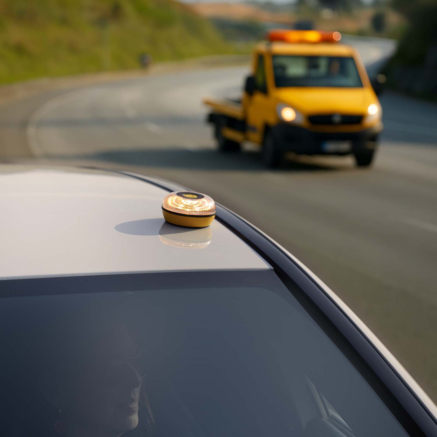 Baliza RACC V16 IoT Conectada con Funda y Servicio Asistencia