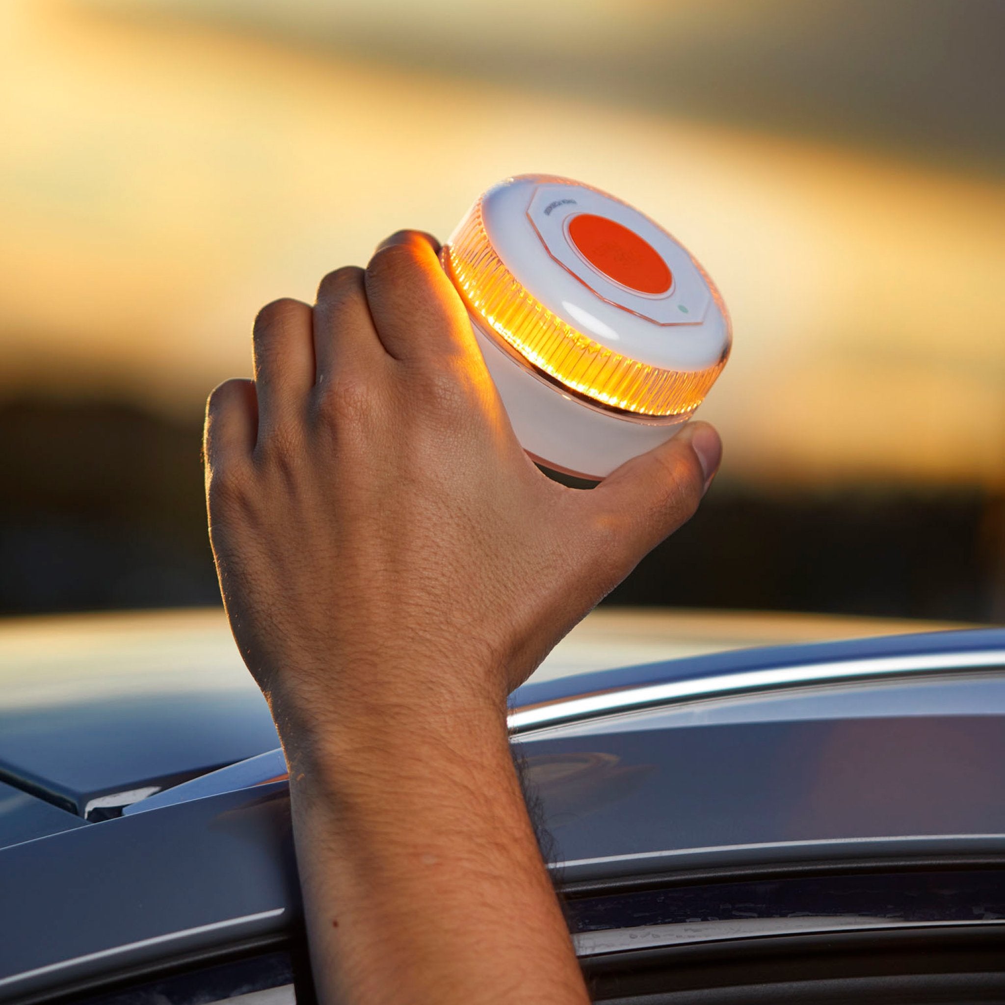 Baliza SOS FLASH EVO V16 IoT Conectada y Certificada DGT