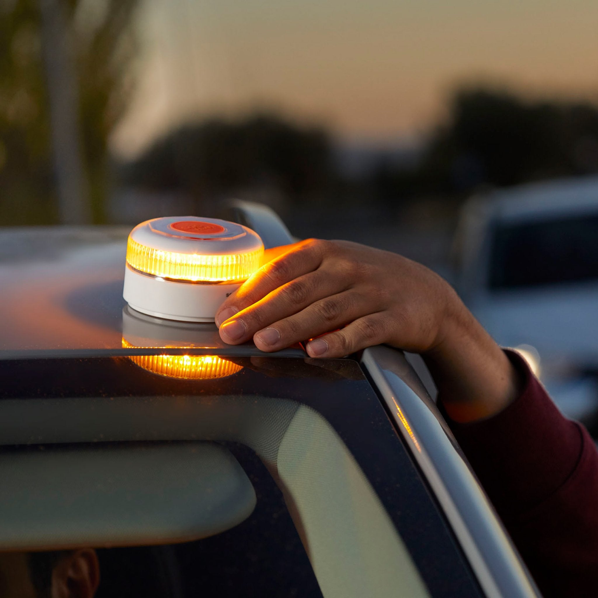 Baliza SOS FLASH EVO V16 IoT Conectada y Certificada DGT