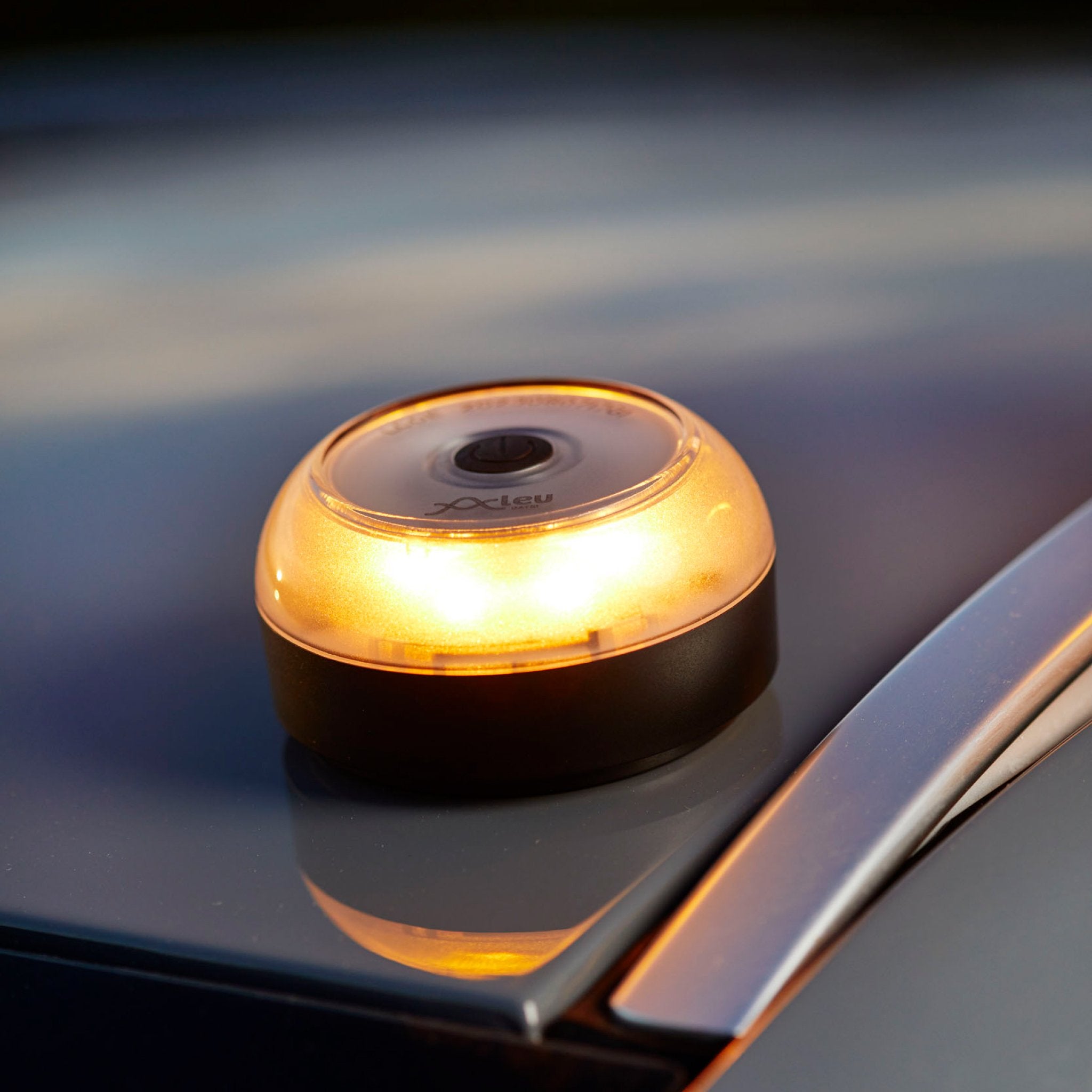 Baliza ALEU V16 Conectada, Certificada DGT y Solidaria con STOP Accidentes