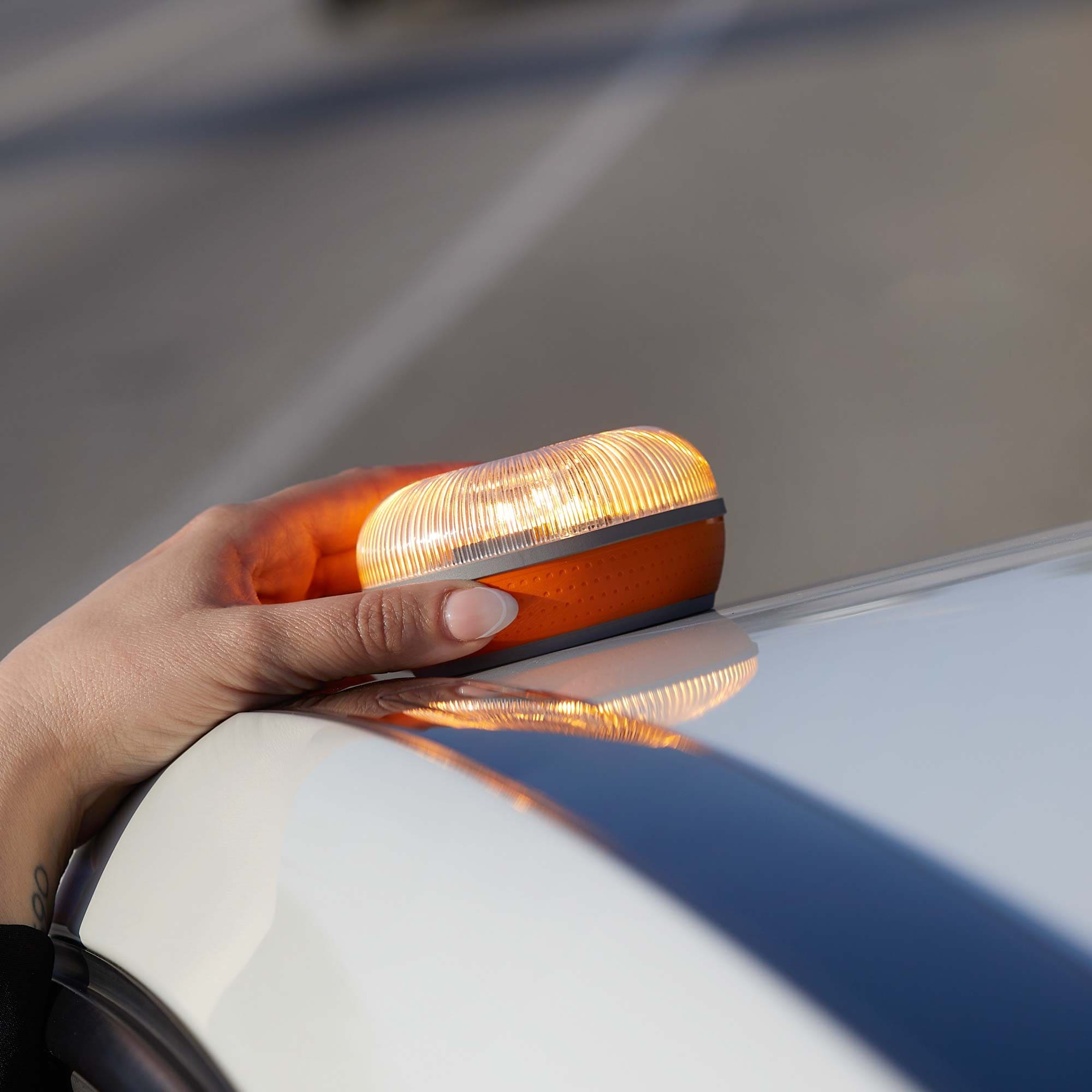 Baliza FLASHLED V16 IoT Conectada a DGT con Telefónica Tech + Funda